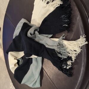 DONNI - The Waffle Blanket Scarf w Fringe